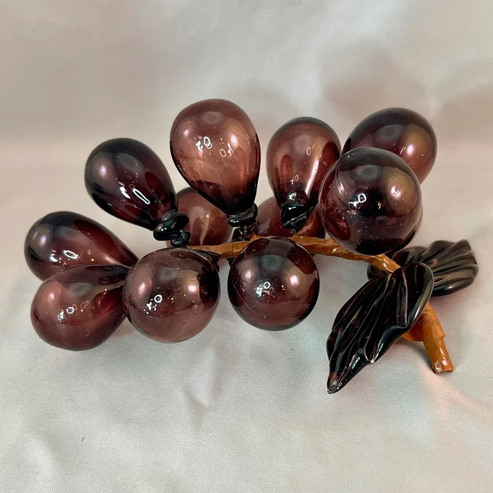 Unbranded Glass Grapes Amethyst Purple Good Vintage Mid Century Modern Decor
